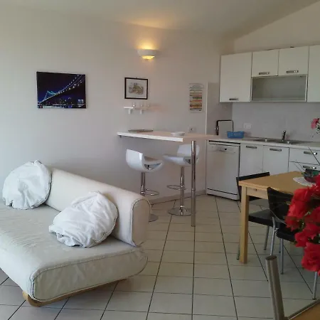 アパート Elegante E Panoramico Con Splendida Vista Mare ブッジェッル